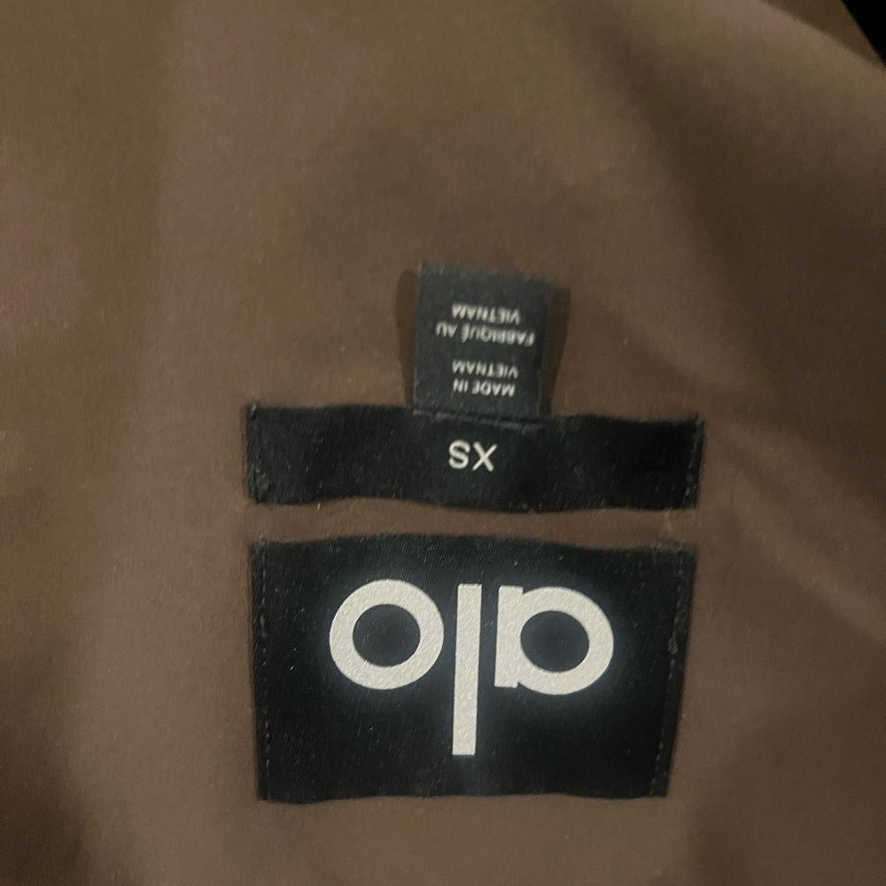 Sherpa Edge Bomber
Alo   Xsmall. NWOT. - Picture 4 of 14